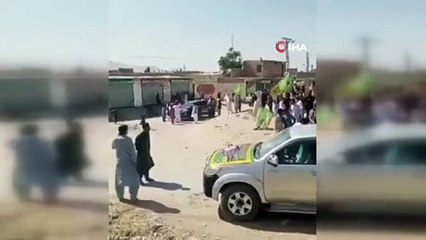 Geçen hafta 50 kişinin öldüğü bombalı saldırı sonrası Pakistan hükümeti ülkede bulunan 1.7 milyon Afgan'ın ülkeyi terk etmesi emri verdi.