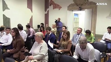 Dall'e-commerce spinta ai negozi di vicinato a reinventarsi