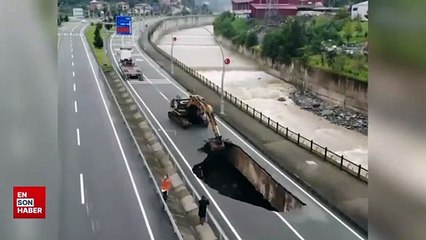 Descargar video: Doğu Karadeniz'de sağanak yağış: Güneysu-Rize kara yolu son 3 yılda 3'üncü kez çöktü