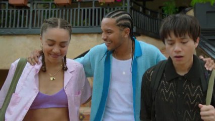 Die Netflix-Serie Neon will den Werdegang eines Möchtegernsängers zum Weltstar erzählen