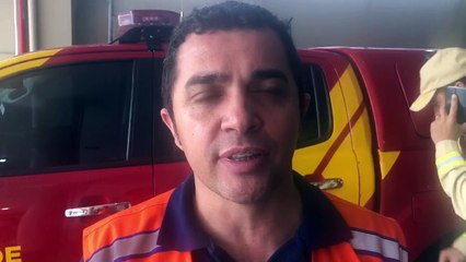 Milhares de metros de lonas já foram entregues à população; Base foi montada no Quartel dos Bombeiros