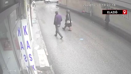 Elazığ'da yolun karşısına geçmek isteyen öğrenciye minibüs çarptı