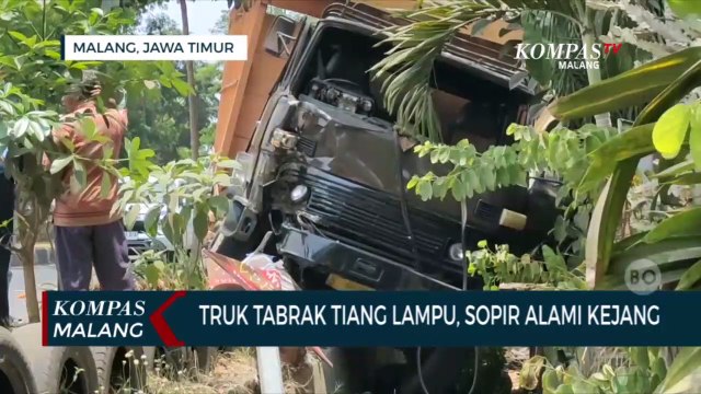 Truk Tabrak PJU di Exit Tol Madyopuro, Sopir Alami Kejang