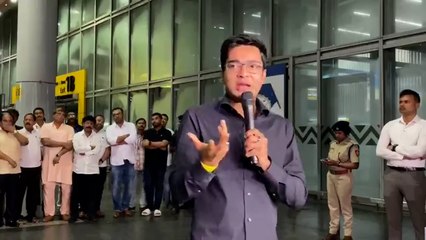 কেন্দ্রের প্রতিনিধি রাজ্যপাল জ্ঞানী, মানবিক! তাঁর হাতেই এই ৫০ লাখ চিঠি তুলে দেবো : অভিষেক| Oneindia