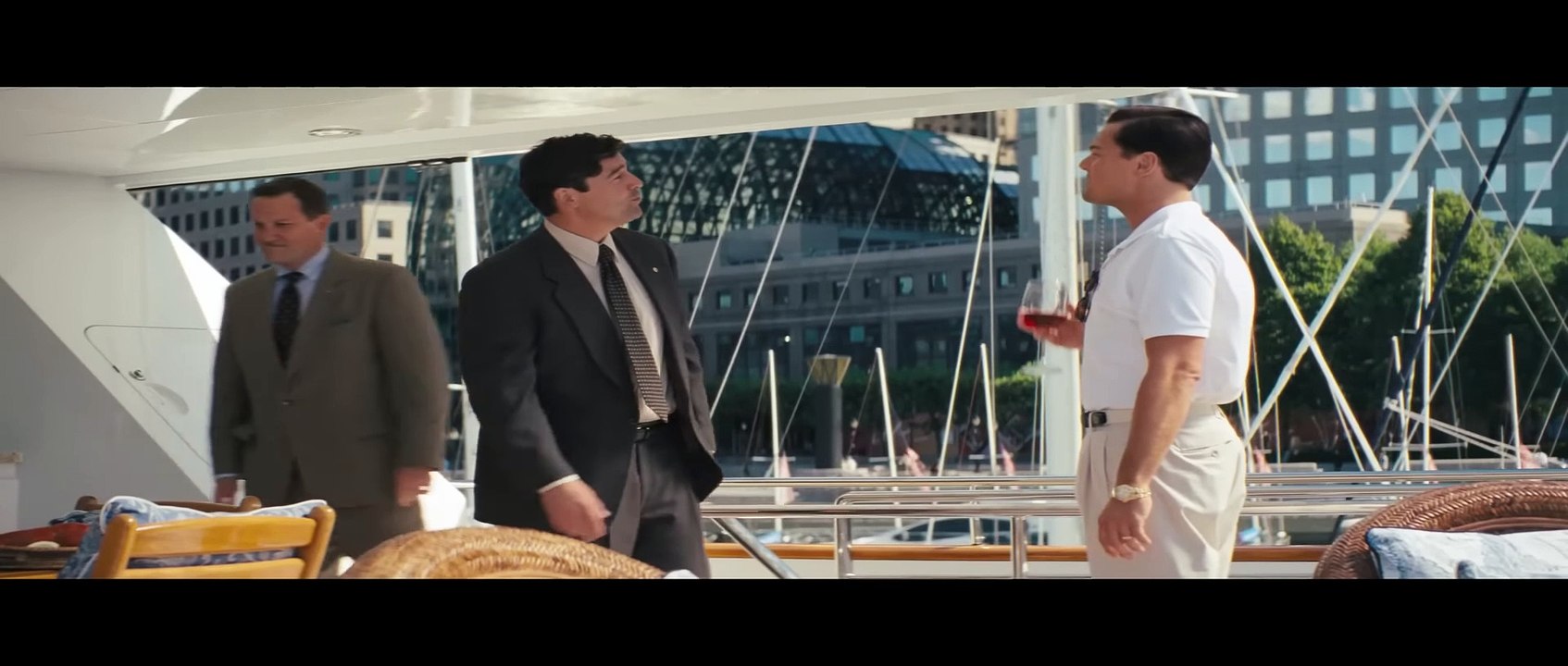 The Wolf of Wall Street zeigt sich im offiziellen Trailer