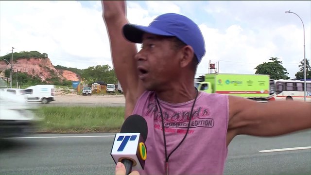 Corpo de mulher é encontrado carbonizado em carro na BR-101