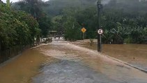 Chuva coloca Jaraguá do Sul em alerta máximo com ruas alagadas e moradores ilhados
