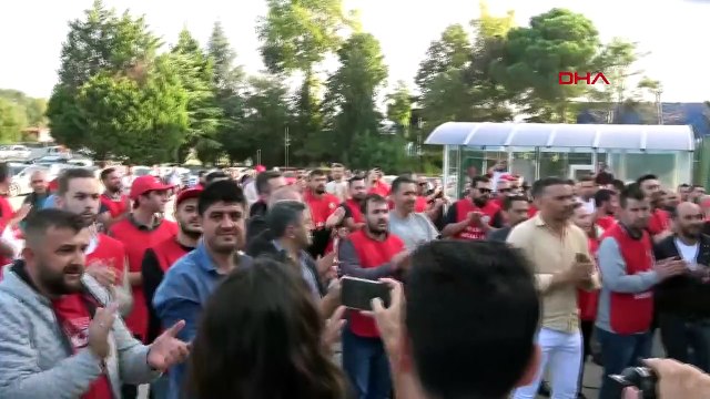 Les travailleurs n'ont pas quitté l'usine en réaction au licenciement du représentant en chef