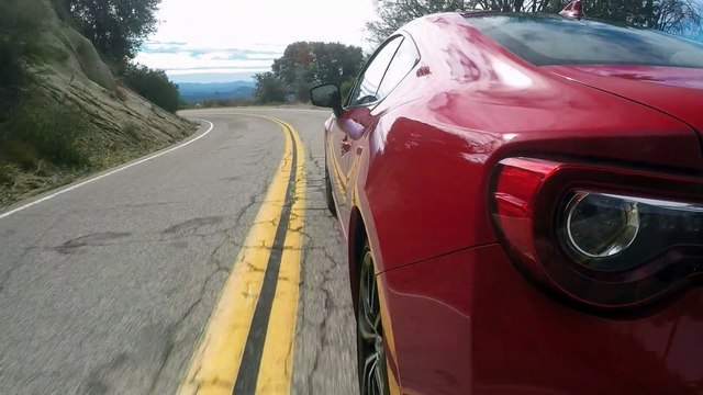 2017 Mazda MX-5 Miata RF vs. 2017 Toyota 86