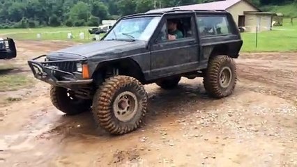 Loading Up The Jeep XJ