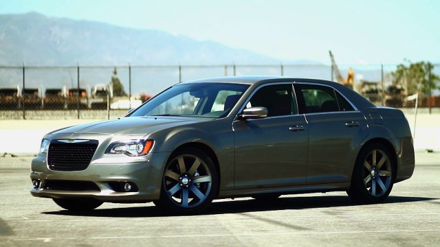 First Test: 2012 Chrysler 300 SRT8