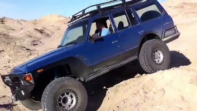 Cummins Powered Toyota FJ-60 Land Cruiser Crawling