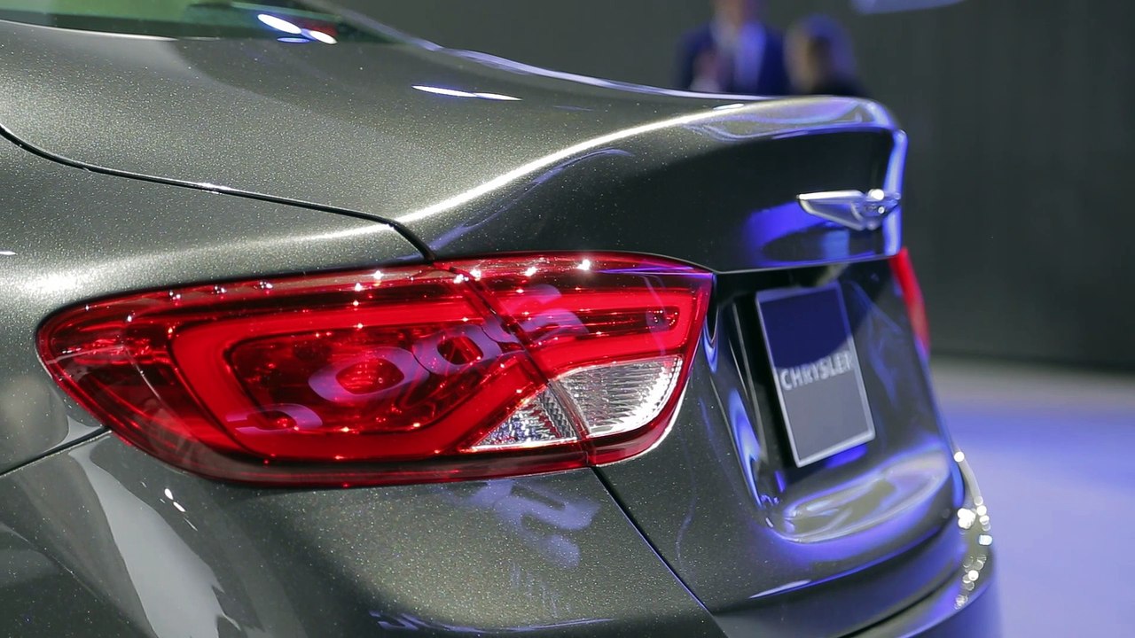 2015 Chrysler 200 at the 2014 Detroit Auto Show