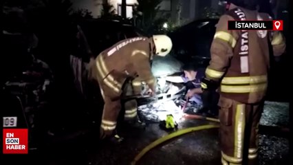 Kadıköy’de bir otoparkta bulunan 3 araç alev alev yandı