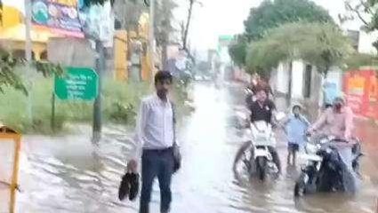 रोहतास: सासाराम के गायत्री मंदिर के पास हुआ जल जमाव, स्थानीय लोगों में आक्रोश