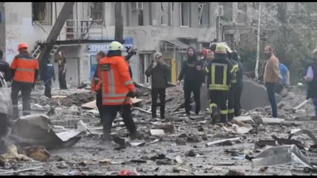 Ucraina, nuovo attacco russo a Kharkiv: almeno due morti e 30 feriti