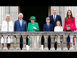 La «pose parfaite» de Queen a enseigné à Prince George une leçon cruciale pendant le jubilé de plati