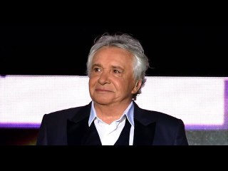 VIDEO: Michel Sardou s'offre une maison de rêve dans le Sud avec vue sur la mer mais... "Il faut dés