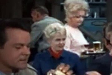 Hogan's Heros S04E14 Man In A Box