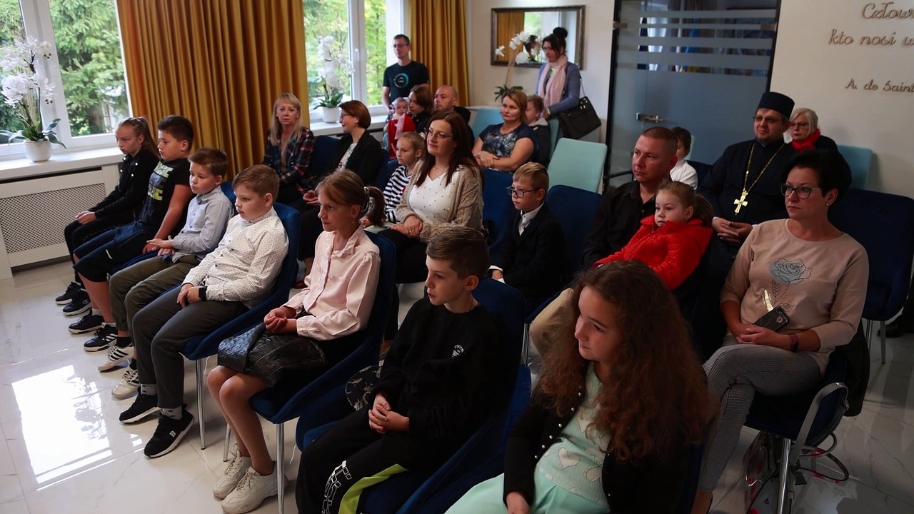 Przekazanie laptopów dla uczniów z gminy Komańcza