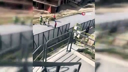 Şantiyede işçilerin meydan kavgası kamerada: İnşaat birbirine girdi