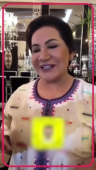 عفوية الفنانة سعاد عبدالله والفنانة حياة الفهد
