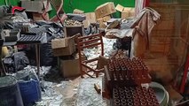 Scoperta fabbrica abusiva di esplosivi tra le case di Scampia