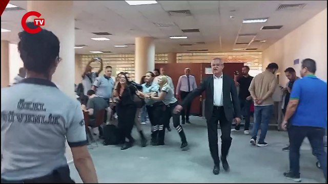 Dokuz Eylül Üniversitesi’nde yemek zamlarını protesto eden öğrencilere müdahale