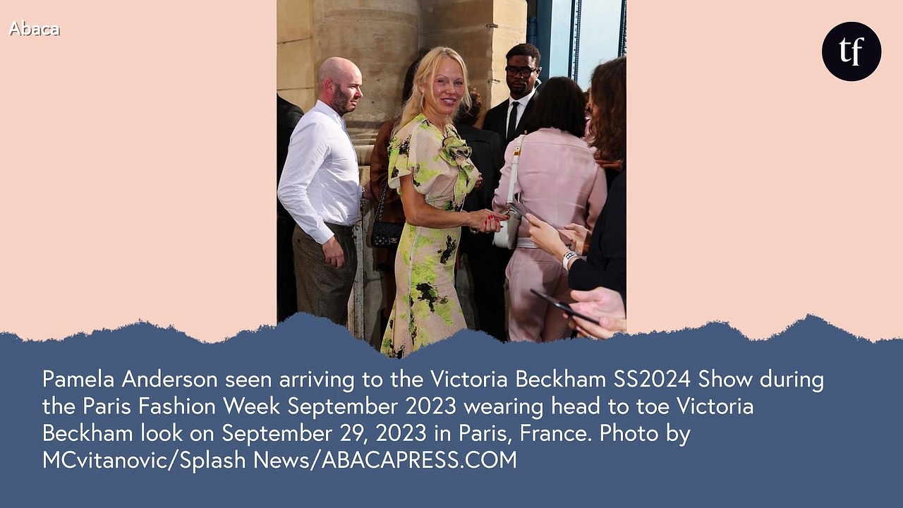 Pamela Anderson ose le "no makeup" en plein défilé (et on applaudit)