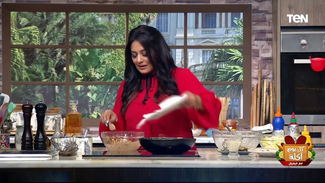 طريقة عمل ديناميت تشيكن فرايز و سناكس المقرمشات و سلطة المانجو | كل يوم أكلة