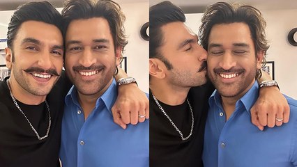 Ranveer Singh MS Dhoni Kiss Photo देख Fans के उड़े होश, Crazy Reaction Viral | Boldsky