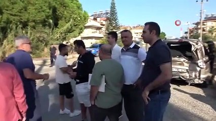 Accident de chaîne de trois véhicules à Antalya filmé : 3 blessés