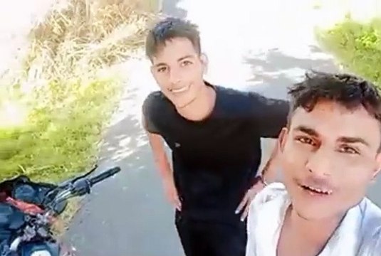 टीचर को उसके ही दो छात्रों ने मारी गोली, वी‌डियो बनाकर सोशल मी‌डिया पार डालकर बोले-अभी 39 गोली मारनी है