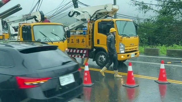 Tufão Koinu provoca ventos de 340 km/h em Taiwan