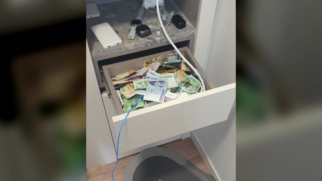 SNS로 대포통장 모아 보이스피싱 이용한 조직 검거 / YTN