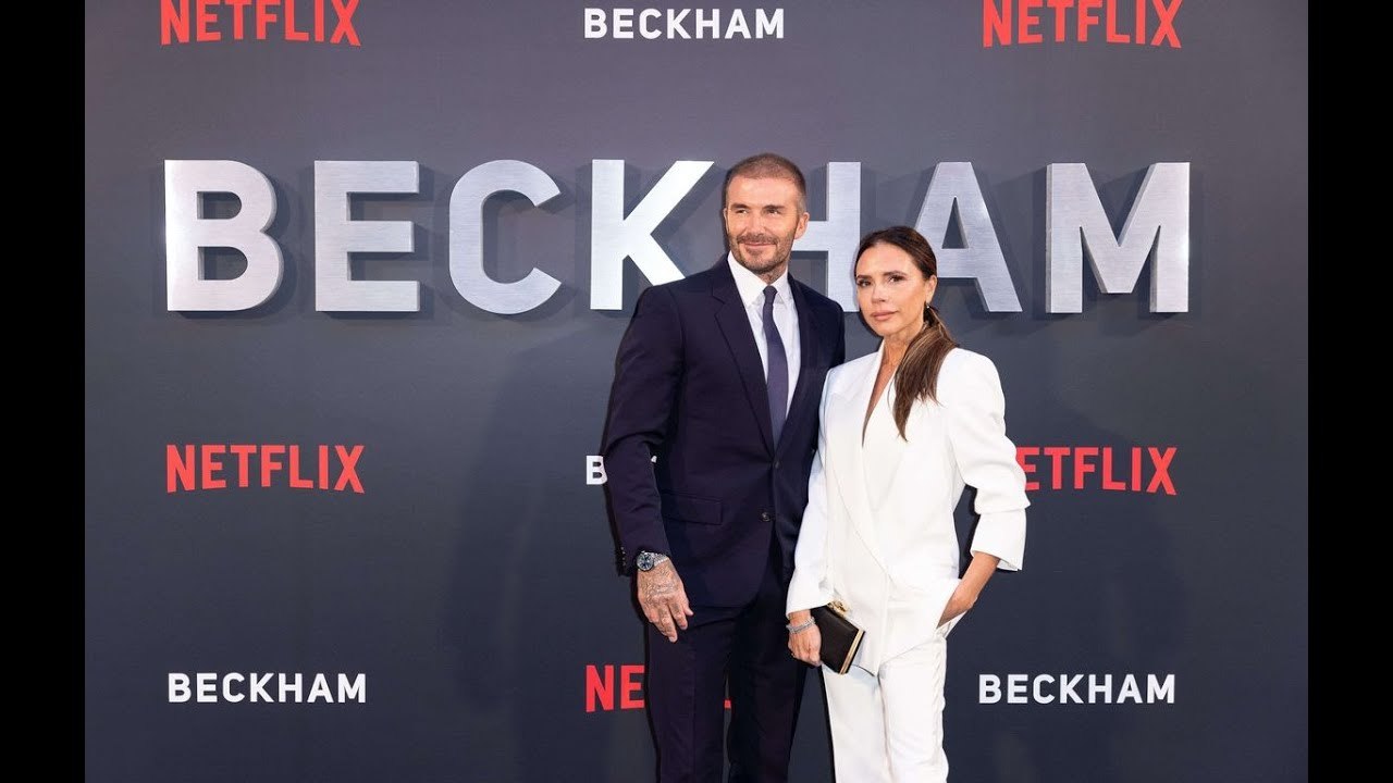VIDEO: David Beckham contredit sa femme qui affirme venir d’un milieu populaire