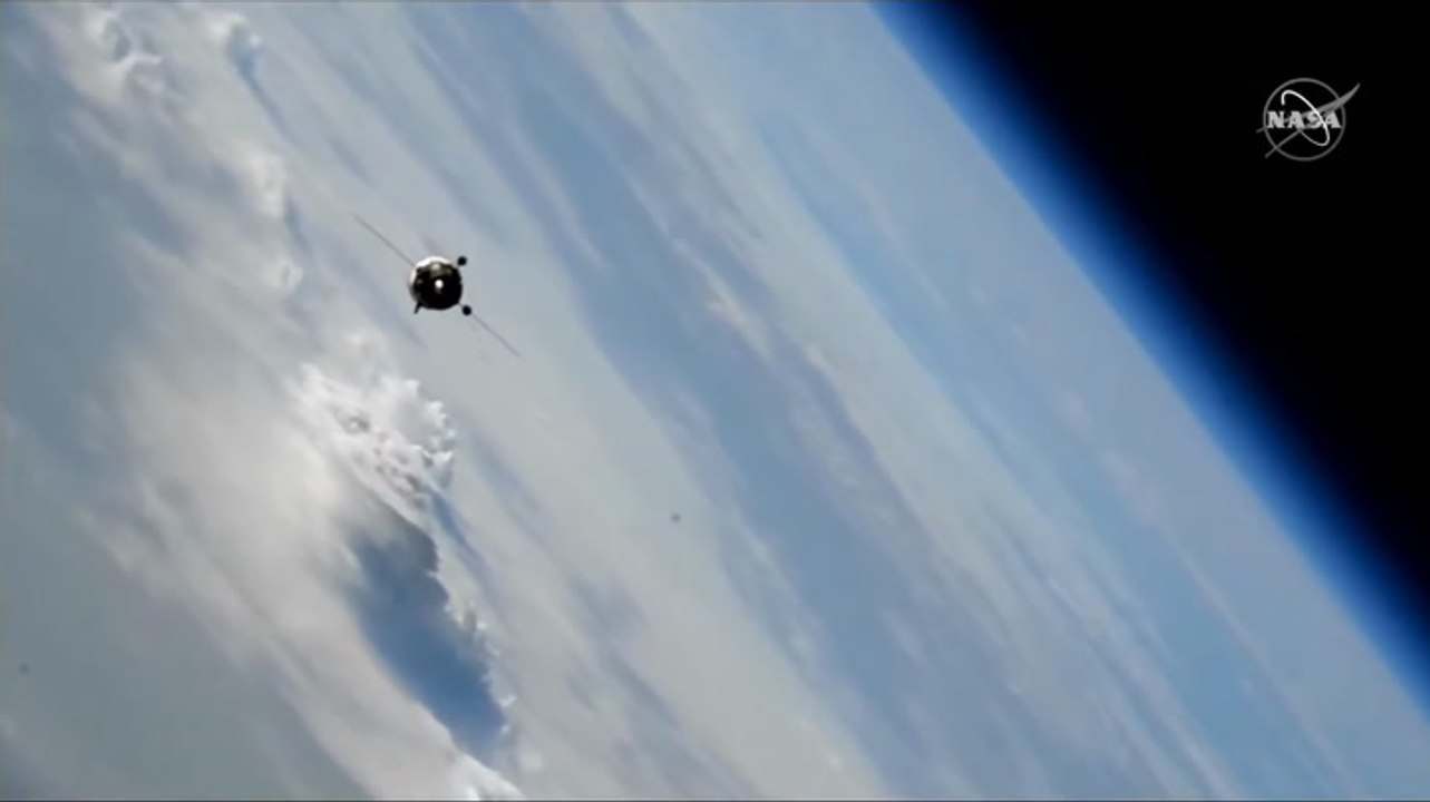 Highlights From Aboard Soyuz Spacecraft - Crew Of 3 Arriving At Space Station