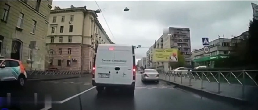 Ne jamais doubler sur un passage piéton