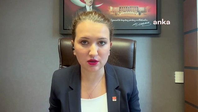 CHP Milletvekili Gökçe Gökçen, Dokuz Eylül Üniversitesi'nde yapılan yemek zammını protesto etti