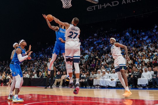 مينيسوتا تمبروولفز يتجاوز دالاس مافريكس