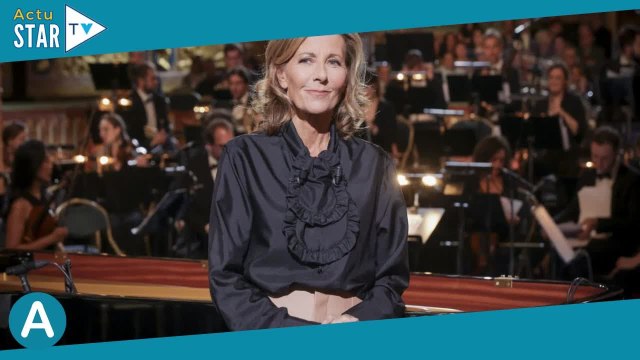 Claire Chazal d'une grande élégance pour recevoir Julie Gayet, sublime en total look noir, dans Le G