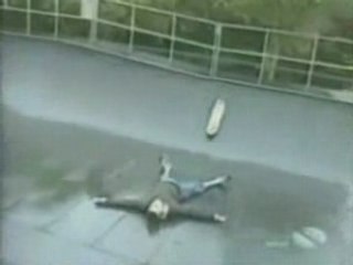 chute skate et paf dans les c******