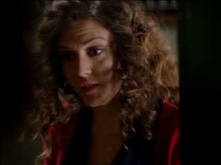 Ümit Cemilin Evine Geliyor - Koyu Kırmızı 5.Bölüm