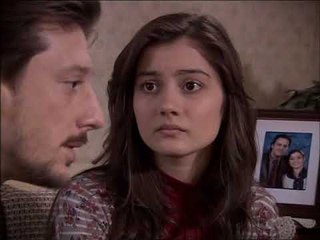 Ayşe ve Ufuk Evde Başbaşa - Koyu Kırmızı 9.Bölüm