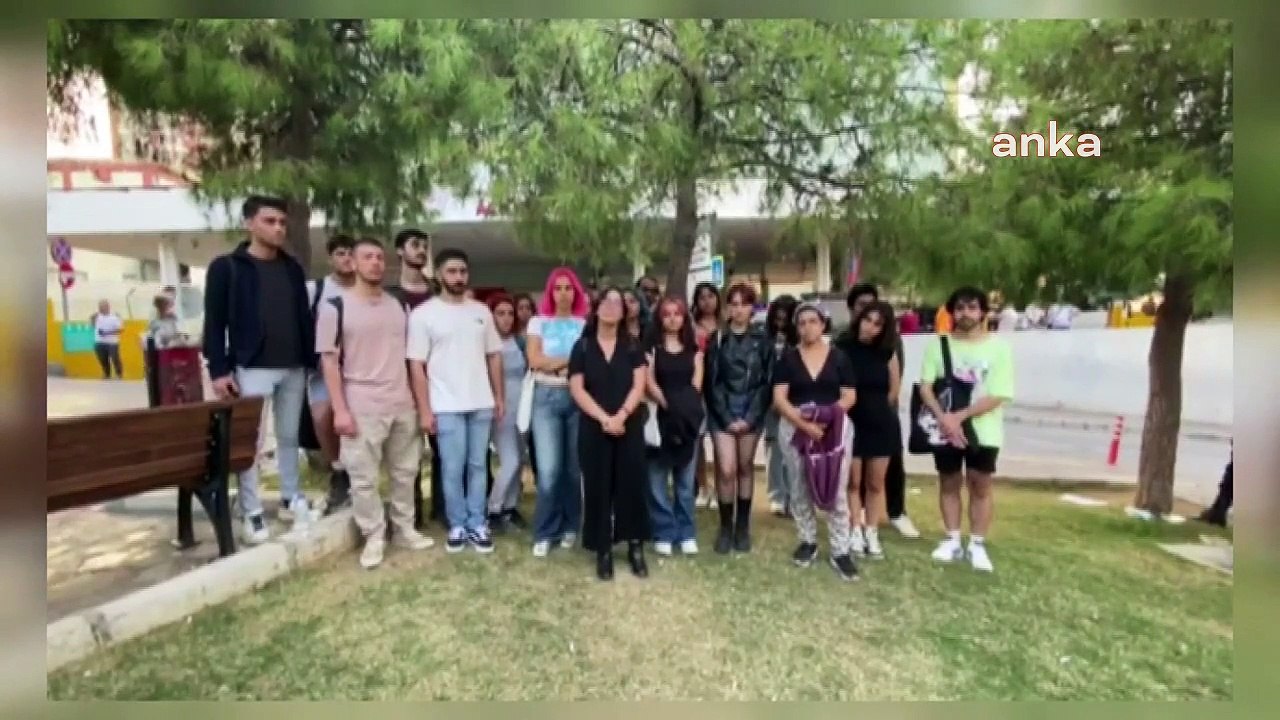 İzmir Dokuz Eylül Üniversitesi'nde Yemek Fiyatlarına Yapılan Zammı Protesto Eden Öğrenciler Gözaltına Alındı