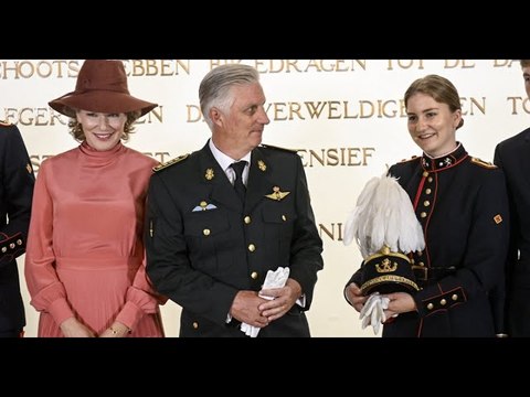 VIDEO: Elisabeth de Belgique : Sérieuse et appliquée, grande cérémonie en uniforme pour la future re