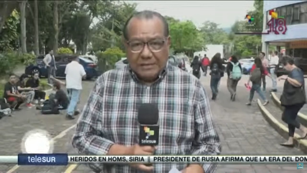 Comunidad universitaria rindió homenaje a las víctimas en el día de la memoria histórica