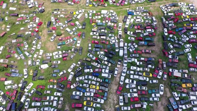 Aprueban reformas para agilizar la salida de autos de corralones; el gobierno operará grúas propias