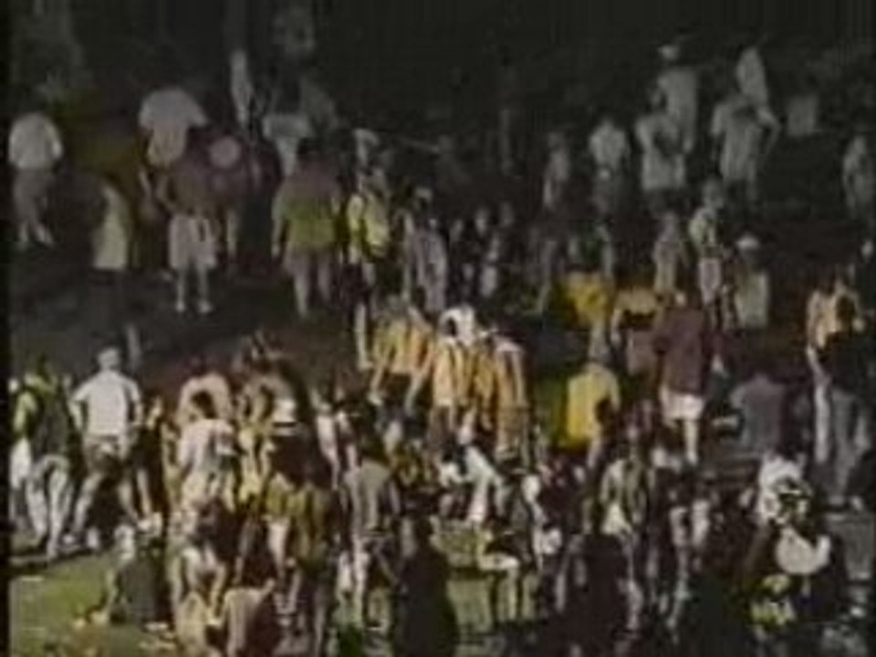 Rage Against The Machine - Bombtrack (Live Woodstock)