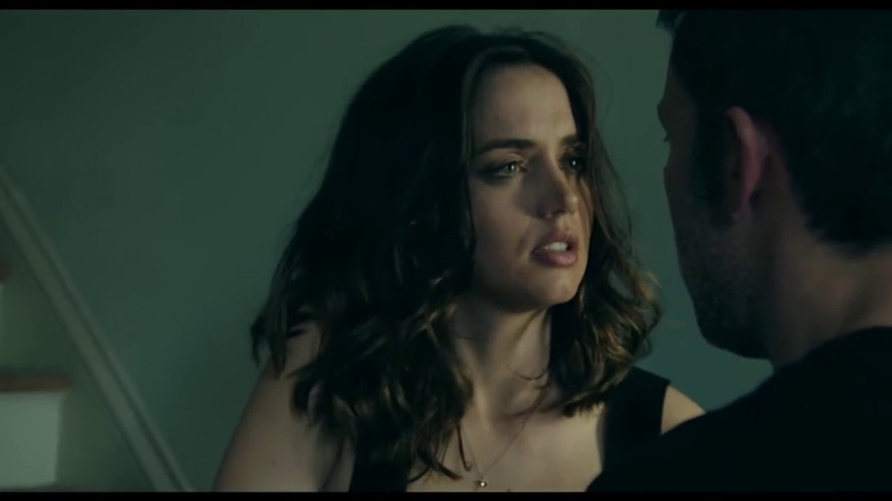 Deep Water Kiss Scenes / Hot scene - Ana de Armas and Ben Affleck